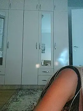 XXX chat uživo modela visnjica