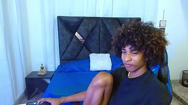 angelll18_ élő XXX-chatje