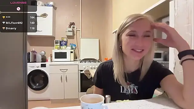 Онлайн чат XXX AngelJeni