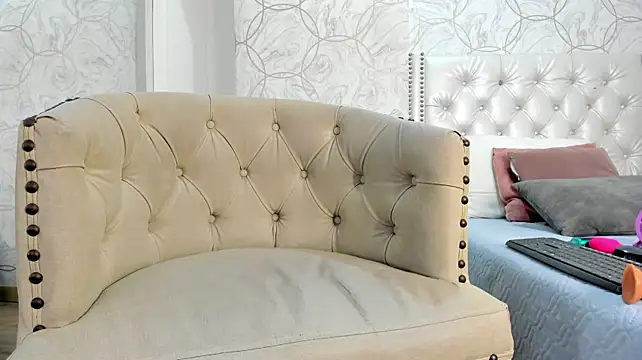 britanny_77 élő XXX-chatje