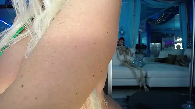 ADRIANNA_FOX Live XXX-Chat
