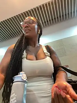 Chat XXX en directo de Bustykeyla