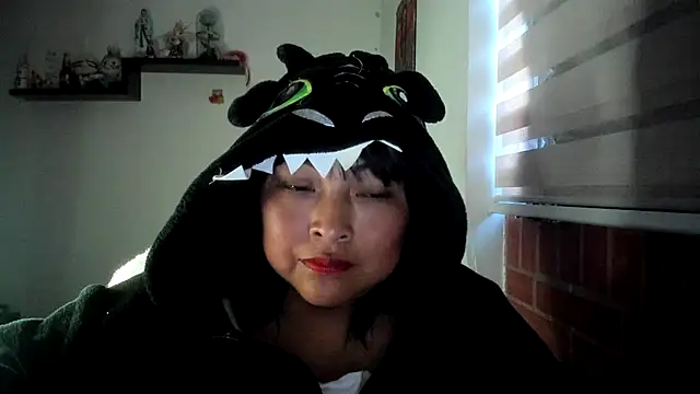 Chat XXX en directo de Shaddycute_