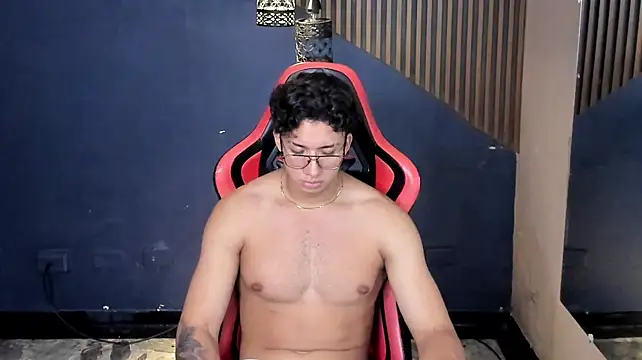 Axxel_Muscle élő XXX-chatje