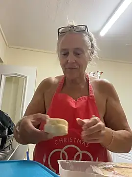 Blondnboujee53's Live XXX Chat