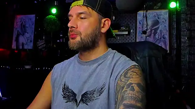 LexHardy Chat XXX in diretta