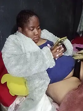 ChubbyMidgetxxx19's Live XXX Chat