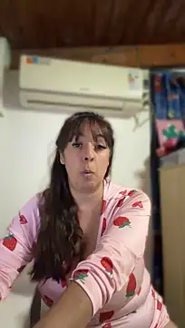 Sofyalone_ Chat XXX in diretta