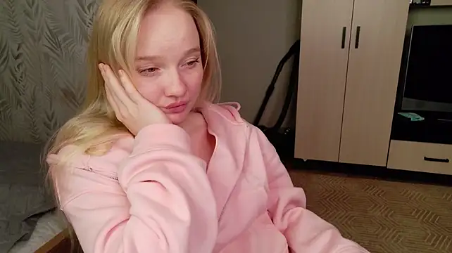 Shawty_Mia élő XXX-chatje