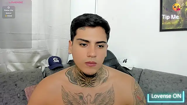 sweetlatinoboy élő XXX-chatje