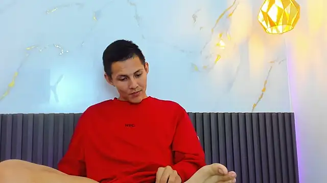 Chat +18 de IzanArias ao vivo