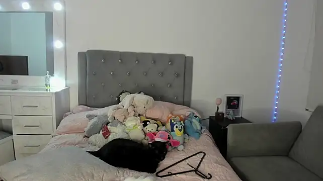 777_scarlett élő XXX-chatje