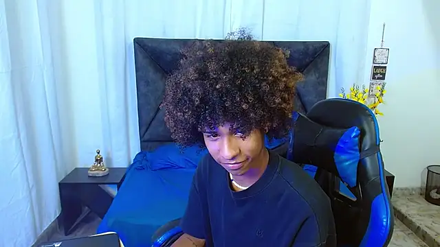 angelll18_'s Live XXX Chat