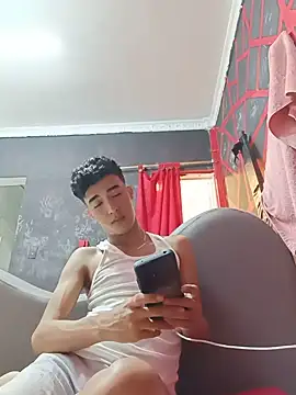 הופעת וובקאם של Limitless_boy