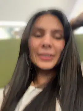 SofiaG_ élő XXX-chatje