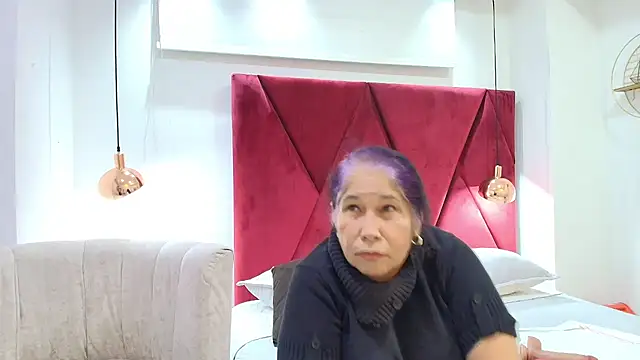 girl_amada's Webcam Show