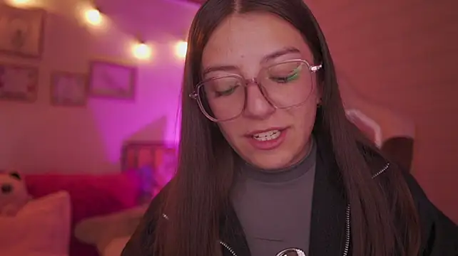 milly_kenner élő XXX-chatje