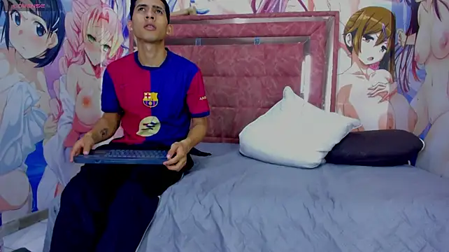 دردشة Power_of_three_ الجنسية المباشرة