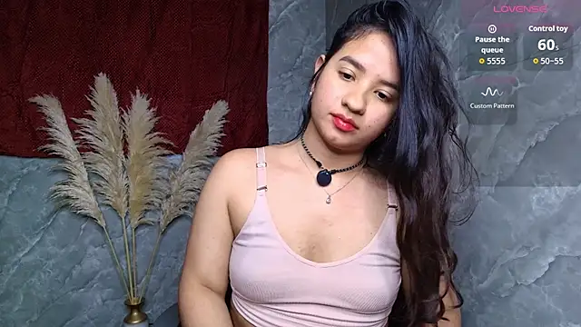 thepeach_ élő XXX-chatje