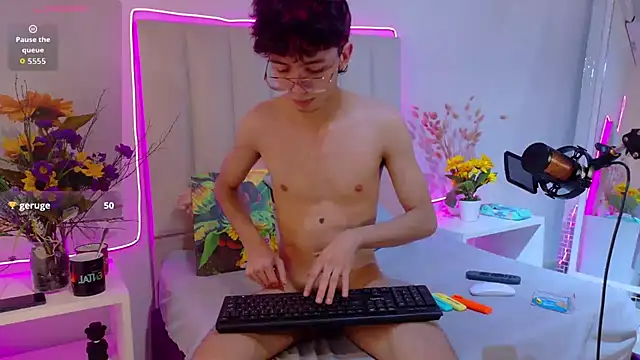 Twink_Sebas7 现场XXX聊天