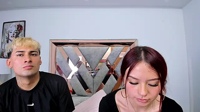 Kenji_n_Rousse élő XXX-chatje