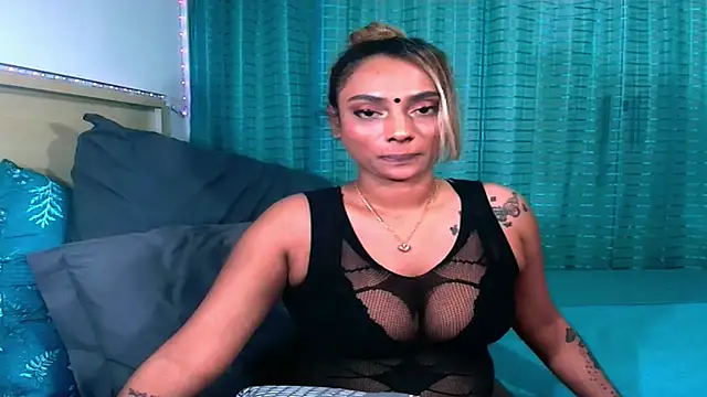sexyindianchic élő XXX-chatje