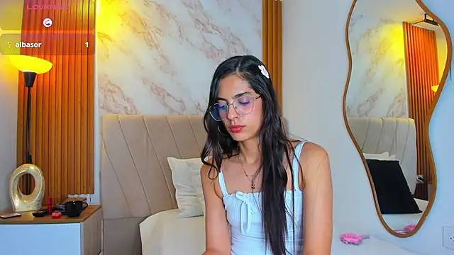 j_belle_'s Live XXX Chat