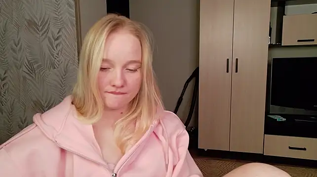 Shawty_Mia élő XXX-chatje