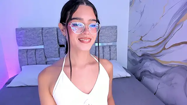 Chatroom XXX en direct de VictoriaMonroee_