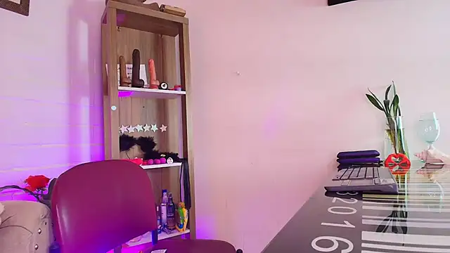 EllenaBoobs_ Chat XXX live