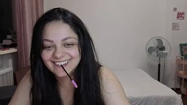 _Mikky_lil_ élő XXX-chatje