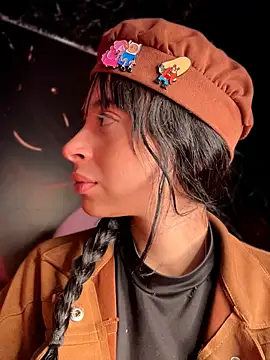 Sasha-firee élő XXX-chatje