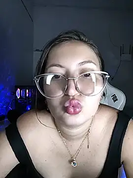 Chat +18 de Fetichista23 ao vivo