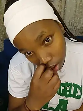 EbonyBabe020 élő XXX-chatje