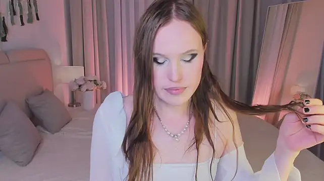 EffieMinkin Live XXX chat