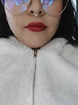 Elinaax Chat XXX in diretta