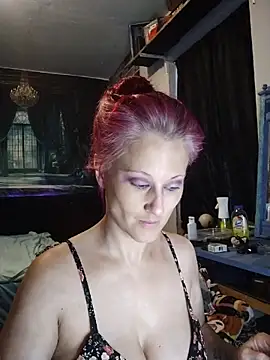 BusyB1983 Live XXX-chat