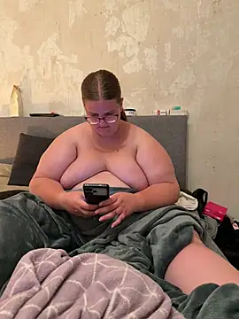 Онлайн чат XXX CurvyPaar2