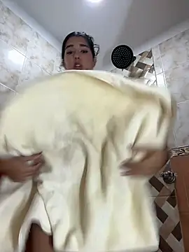 Chat XXX en directo de EmmaRoux_