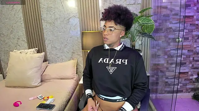 LuciaWallace's Live XXX Chat