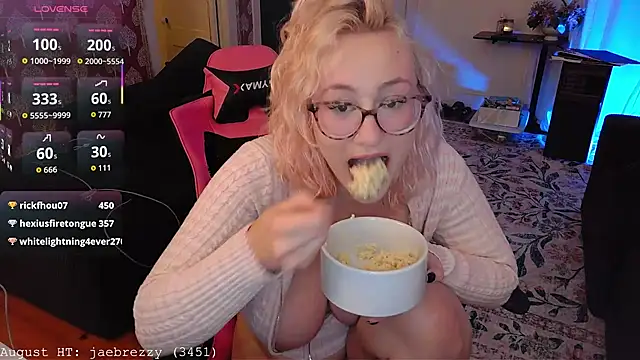 switchykitty élő XXX-chatje