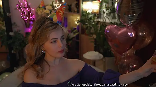 Lady--M élő XXX-chatje