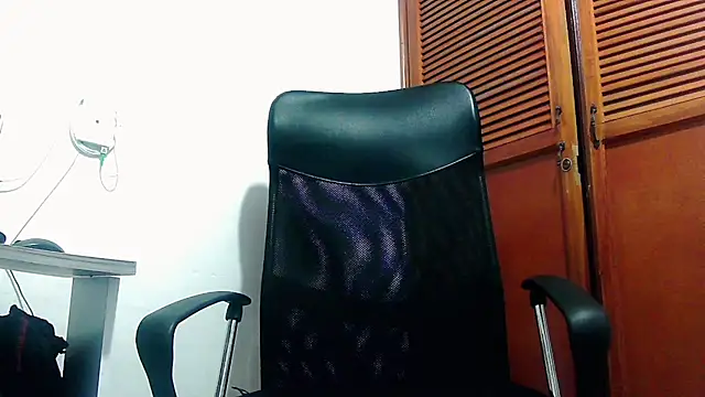 Chat XXX en directo de TouchDaddy4