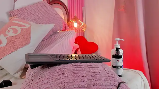 AriaCush Live XXX Chat