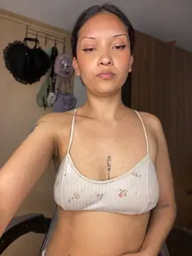 LeylaRose_ élő XXX-chatje