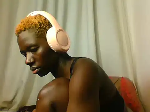 Goldy_petite XXX чат на живо