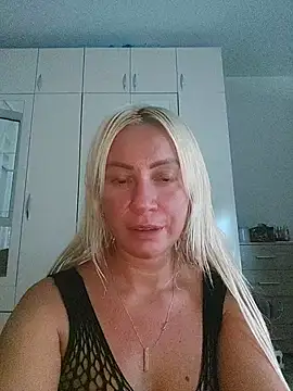 visnjica élő XXX-chatje