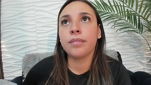 צ'אט XXX בשידור חי של LizzRouse