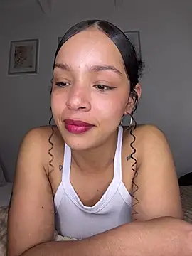 Yasmin777_n Live XXX chat