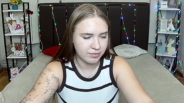 LauraHlot Adlı Modelin Canlı XXX Sohbeti